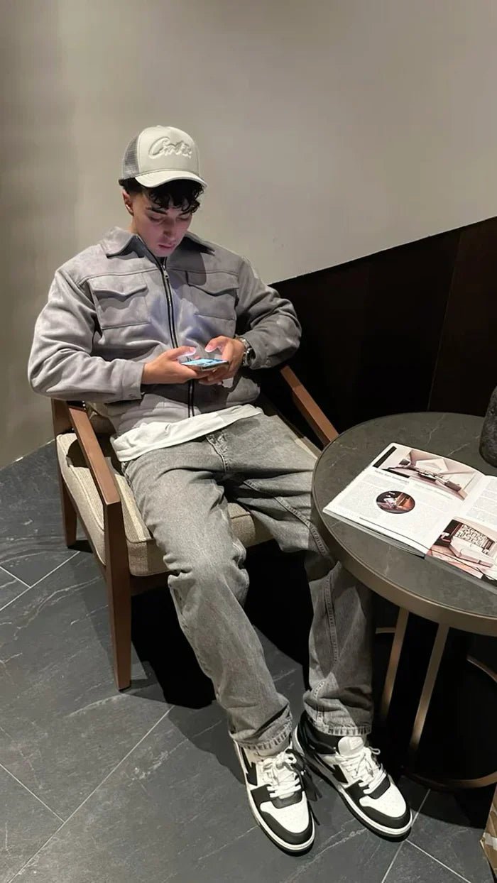 GREY DISTRICT OUTFIT